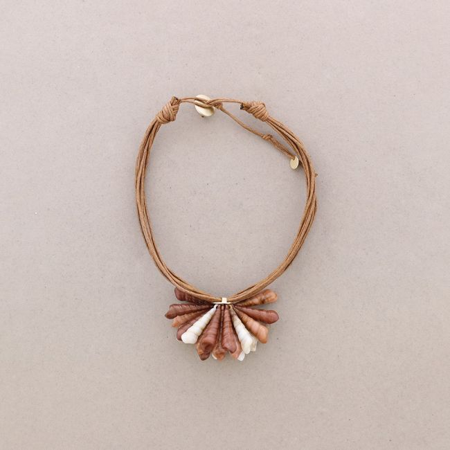 SNAILS FLOWER SHORT NECKLACE