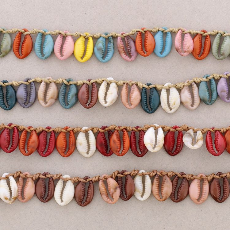 RESIN SHELL SHORT NECKLACE 2