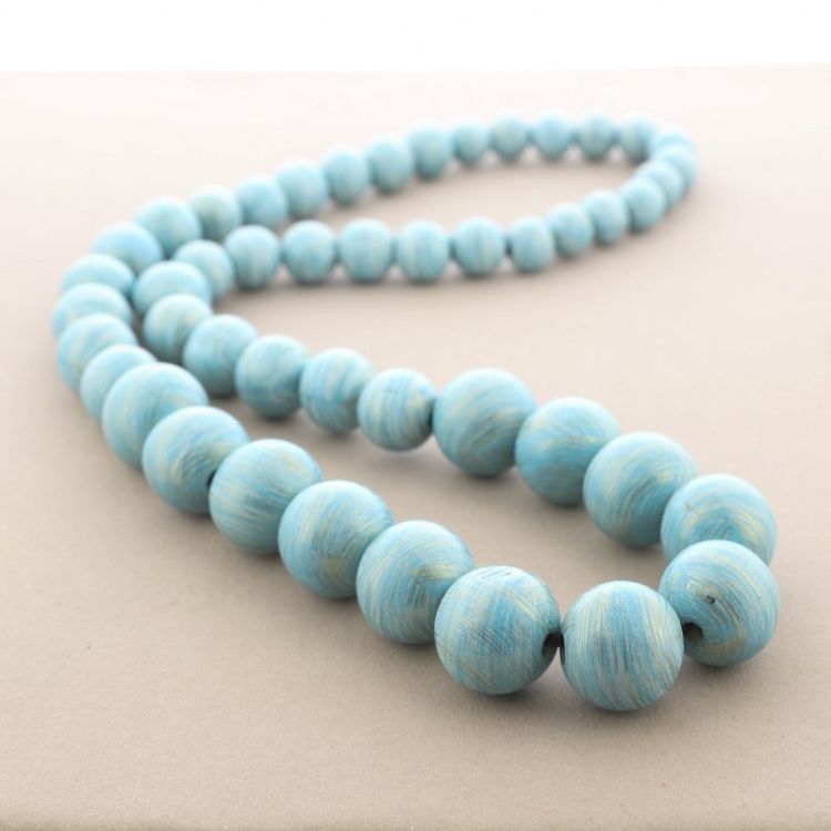 LONG WOODEN BALL NECKLACE