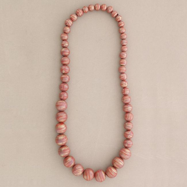 LONG WOODEN BALL NECKLACE