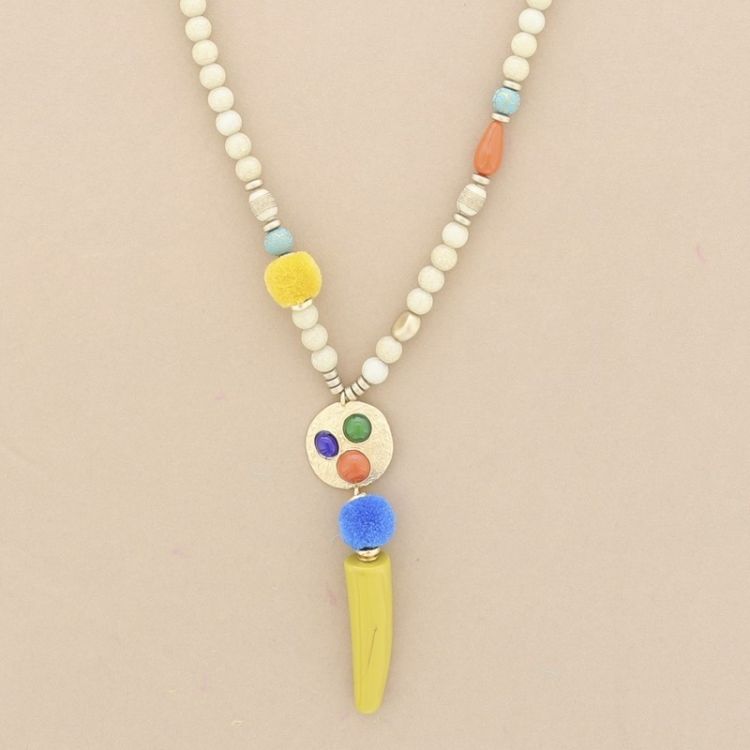 COLLAR LARGO CUENTAS RESINA COLGANTE CUERNO 2