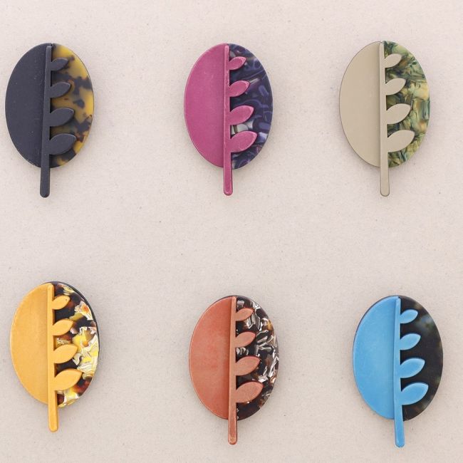 BROCHE FLOR ESTAMPADO RESINA