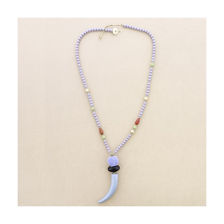 LONG NECKLACE WITH HORN PENDANT RESIN BEADS