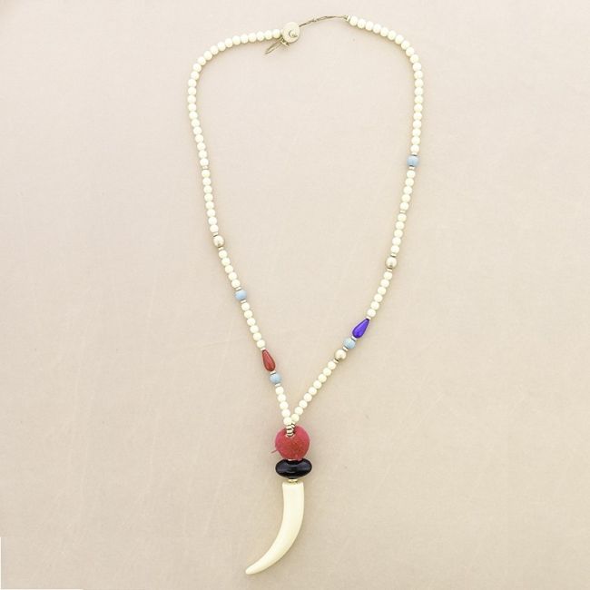 COLLAR LARGO CUENTAS RESINA COLGANTE CUERNO
