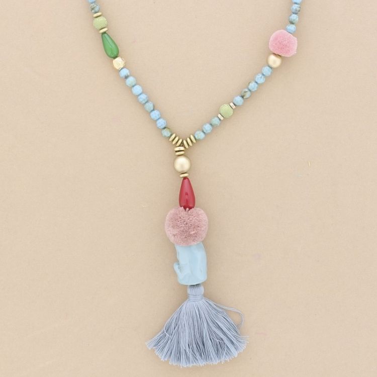 COLLAR LARGO CUENTAS RESINA COLGANTE FLECO