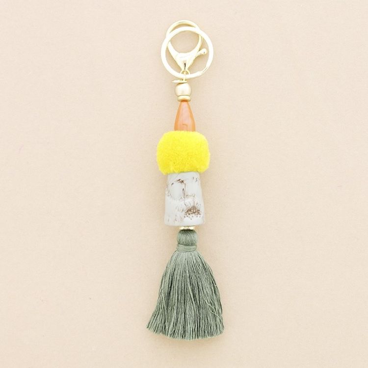 FRINGE RESIN BEADS PENDANT KEYCHAIN