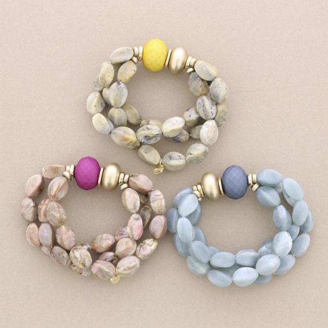 ELASTIC TRIPLE RESIN BEADS BRACELET