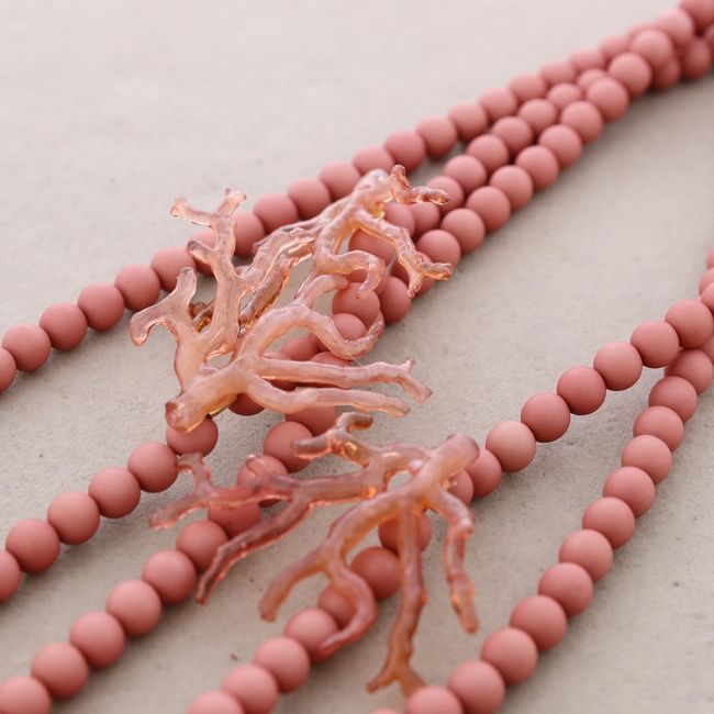 RESIN CORAL BALL SHORT NECKLACE