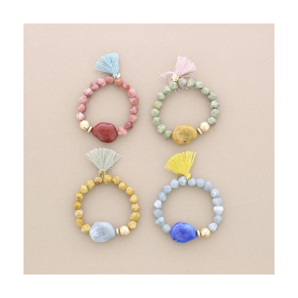 ELASTIC BRACELET WITH RESIN BEADS
