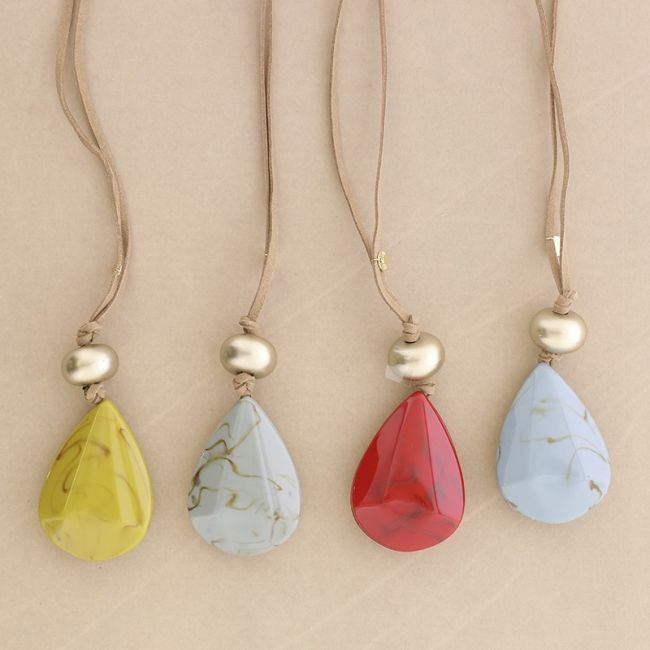 LONG SUEDE NECKLACE WITH RESIN DROP PENDANT