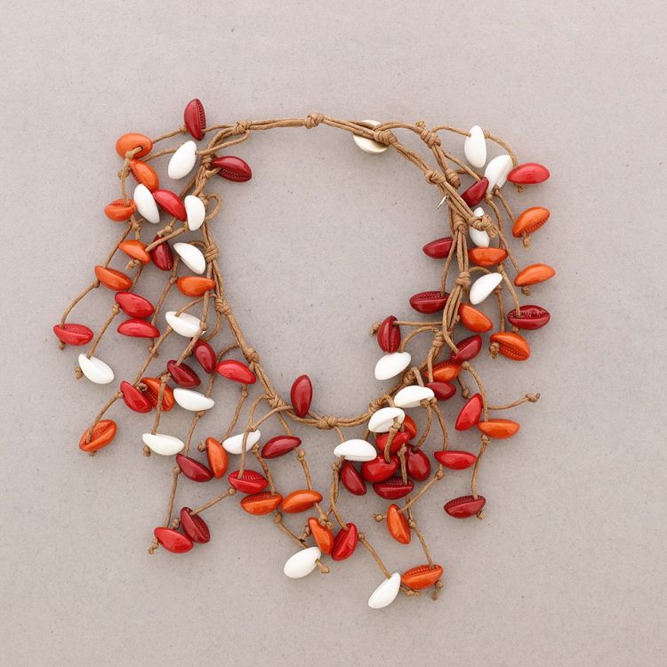 RESIN SHELLS PENDANT SHORT NECKLACE