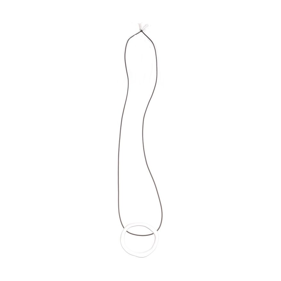 LONG NECKLACE WITH METAL RING PENDANT