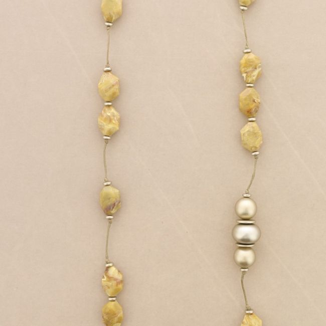 COLLAR LARGO CUENTAS RESINA