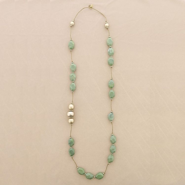COLLAR LARGO CUENTAS RESINA