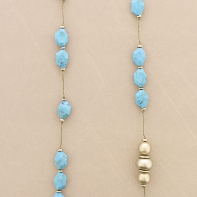 LONG NECKLACE WITH RESIN BEADS