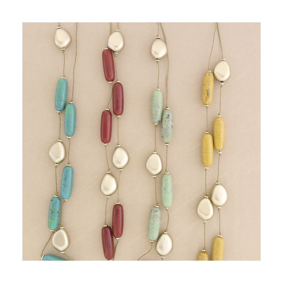LONG NECKLACE WITH RESIN BEADS