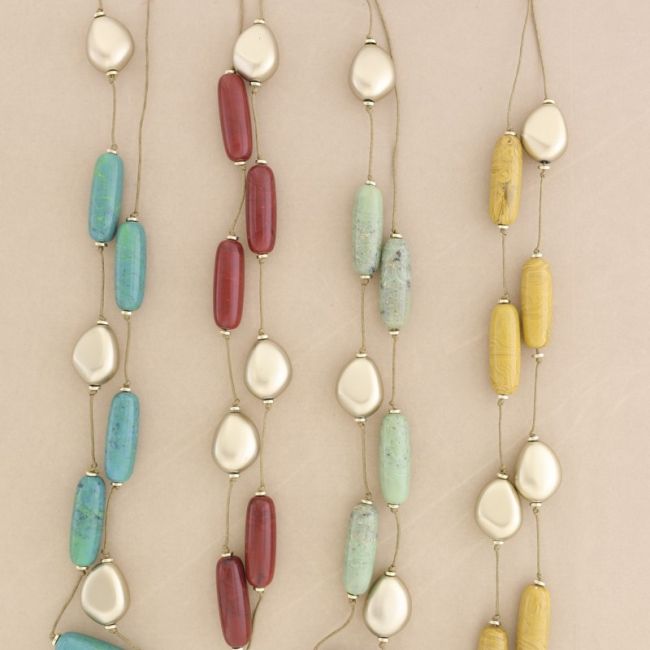 COLLAR LARGO CUENTAS RESINA