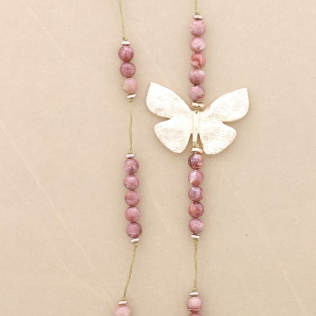 COLLAR LARGO CUENTAS RESINA MARIPOSA METAL