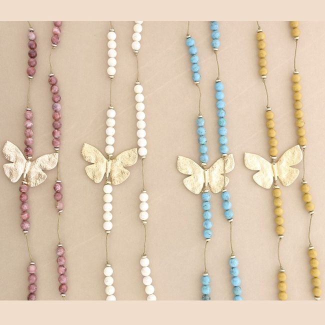COLLAR LARGO CUENTAS RESINA MARIPOSA METAL