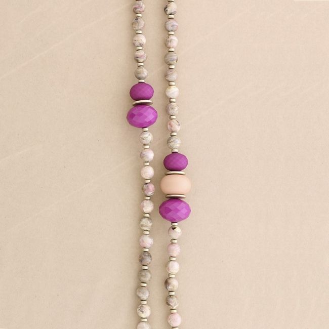 LONG NECKLACE WITH RESIN BEADS