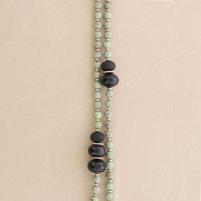 COLLAR LARGO CUENTAS RESINA