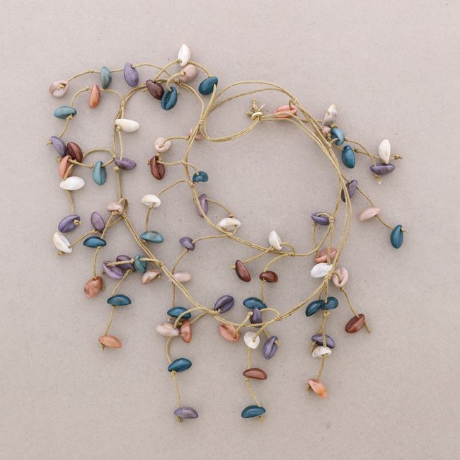 LONG NECKLACE RESIN SHELL PENDANTS