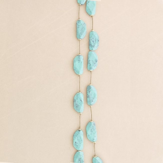 LONG NECKLACE WITH RESIN BEADS