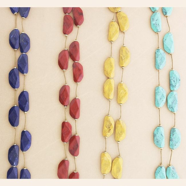 COLLAR LARGO CUENTAS RESINA