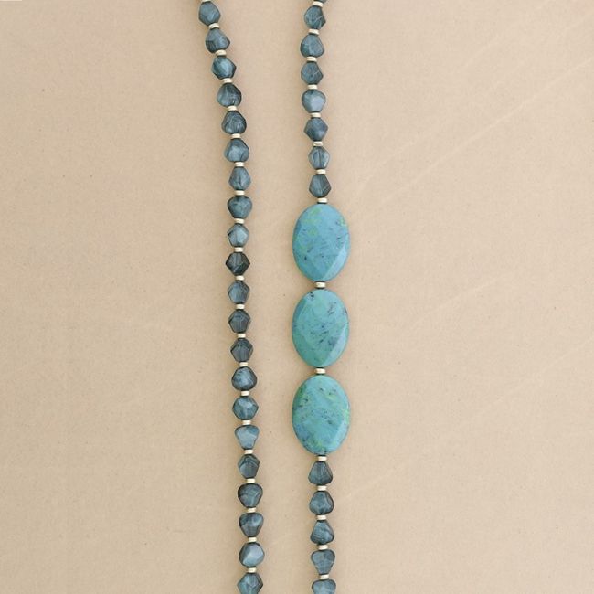 LONG NECKLACE WITH RESIN BEADS