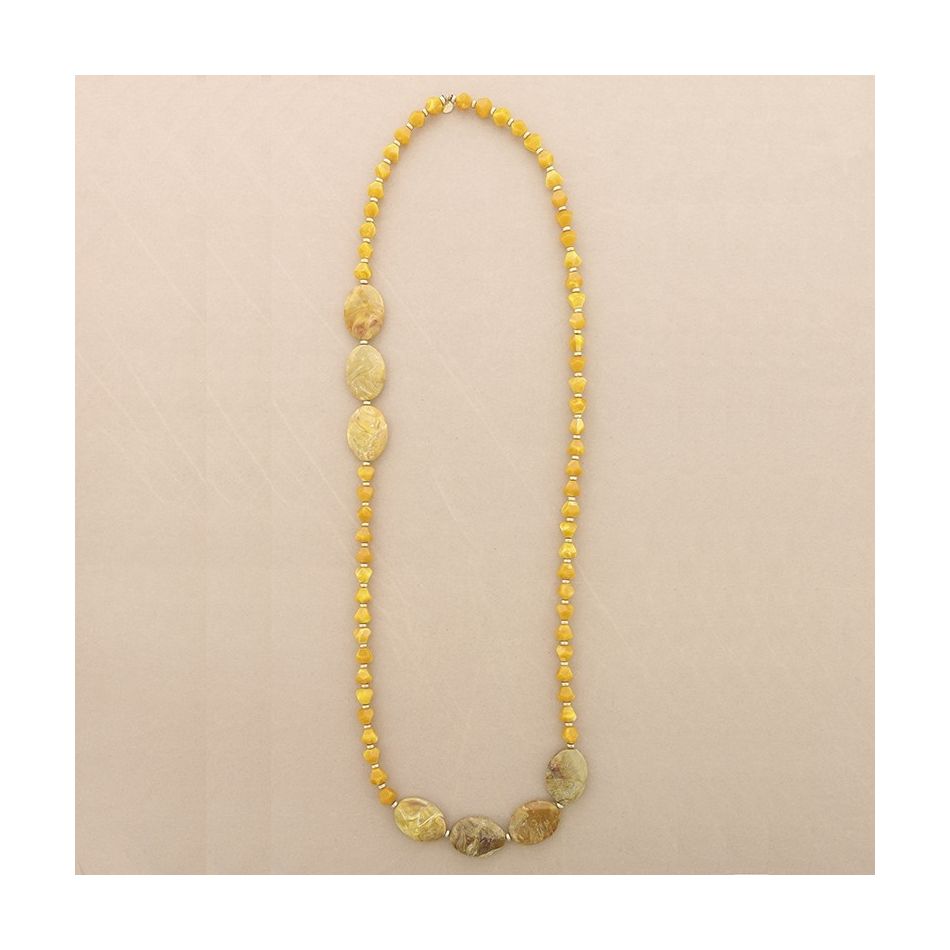 LONG NECKLACE WITH RESIN BEADS