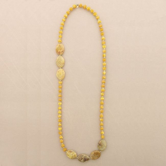 LONG NECKLACE WITH RESIN BEADS