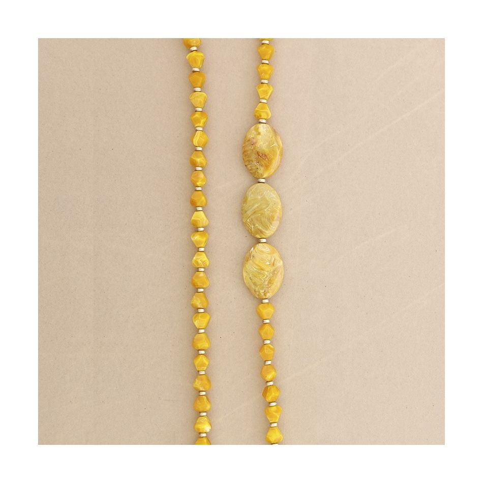 LONG NECKLACE WITH RESIN BEADS