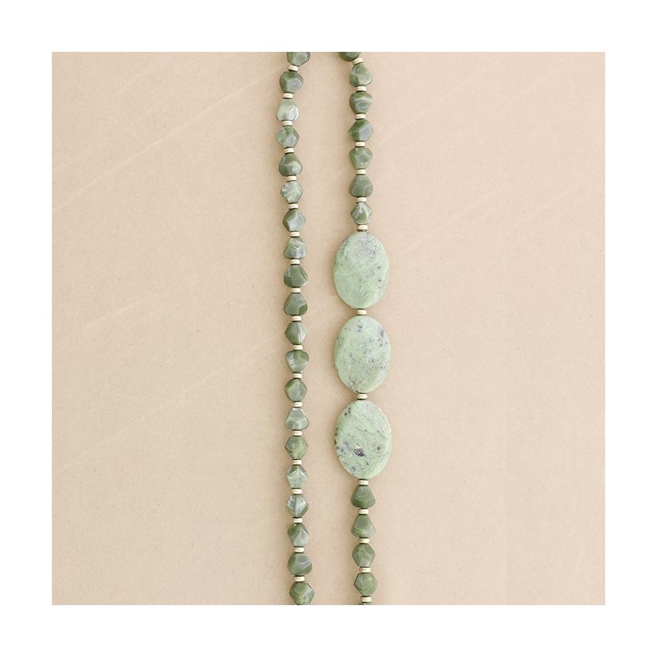 LONG NECKLACE WITH RESIN BEADS