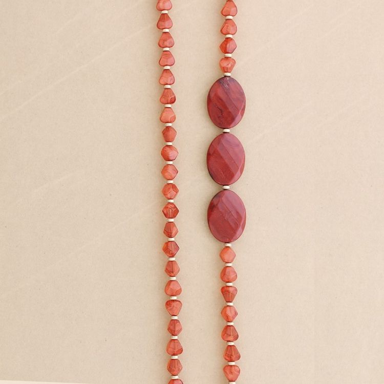 LONG NECKLACE WITH RESIN BEADS 2