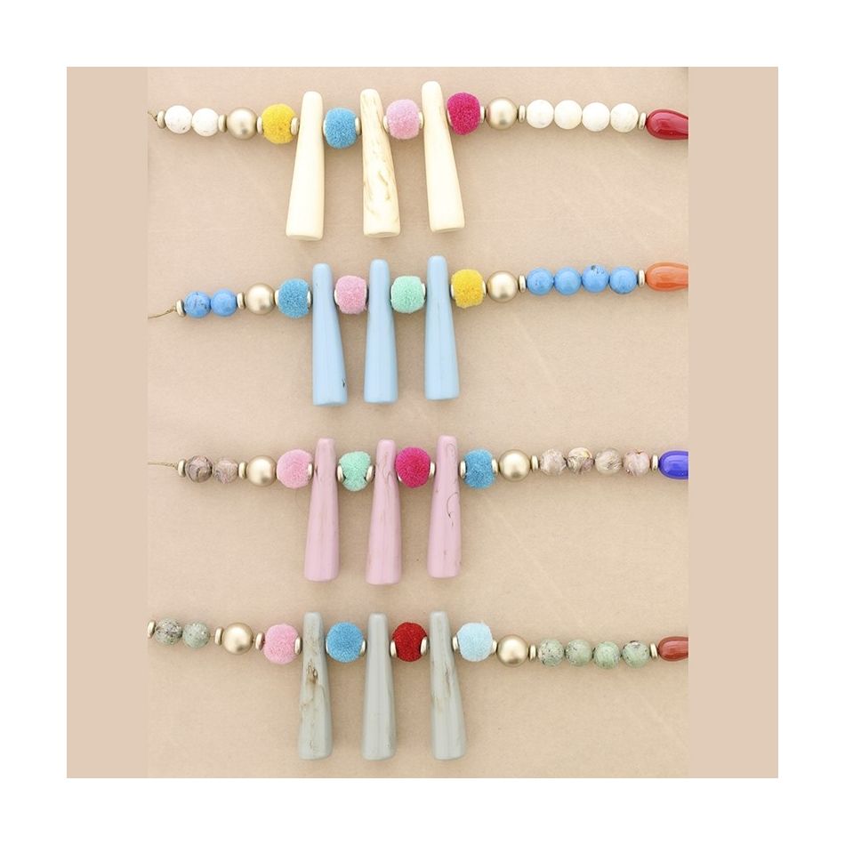 COLLAR LARGO CUENTAS RESINA POMPONES
