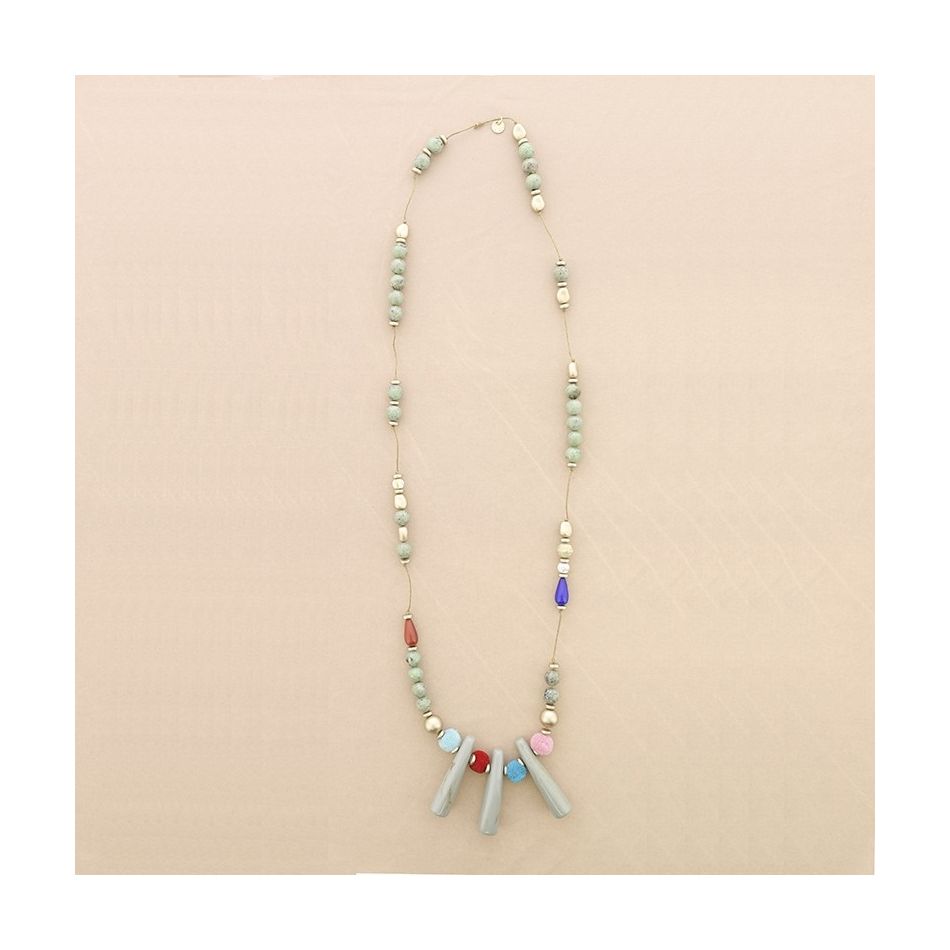 COLLAR LARGO CUENTAS RESINA POMPONES
