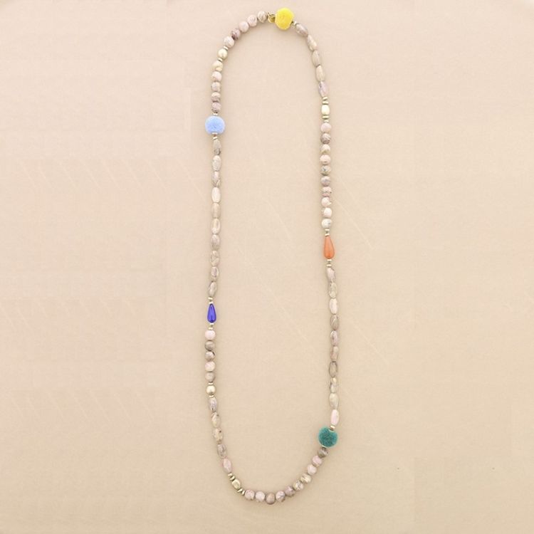 COLLAR LARGO CUENTAS RESINA POMPONES