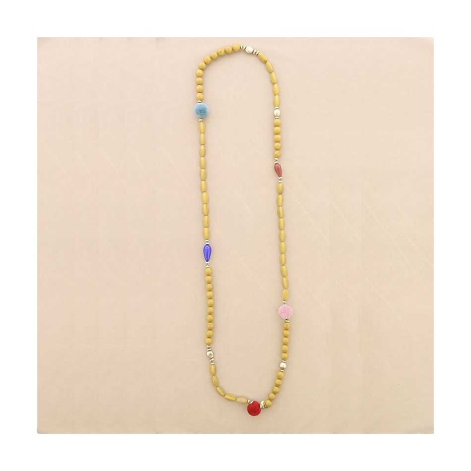 COLLAR LARGO CUENTAS RESINA POMPONES