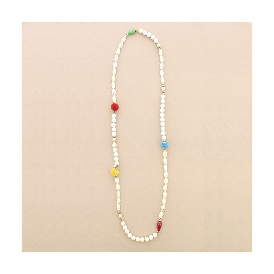 LONG NECKLACE WITH RESIN BEADS AND POMPOMS