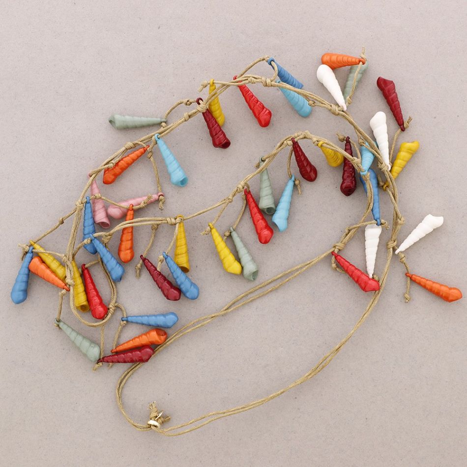 LONG NECKLACE RESIN SHELL PENDANTS