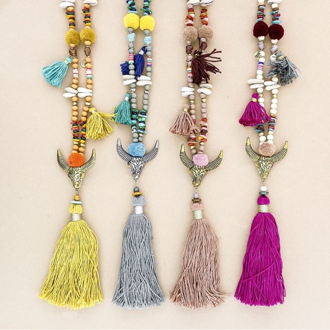 LONG NECKLACE WITH WOODEN BEADS BULL HEAD PENDANT FRINGE