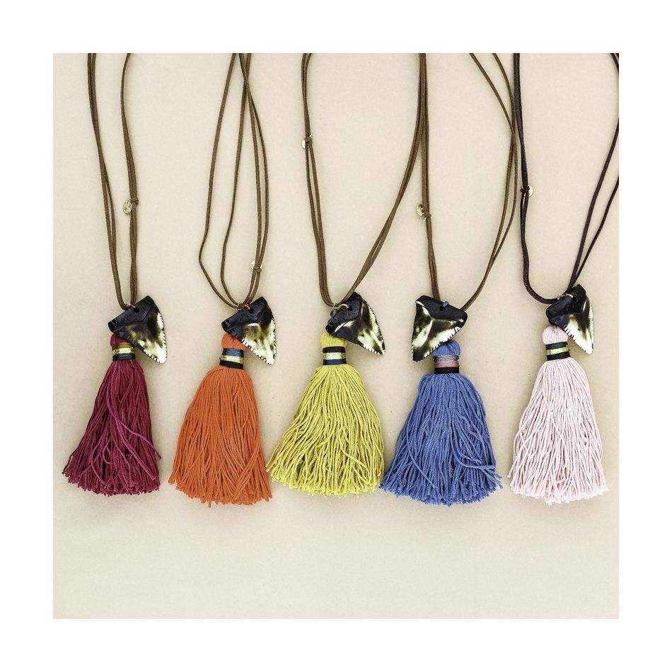 FRINGE RESIN PENDANT LONG NECKLACE