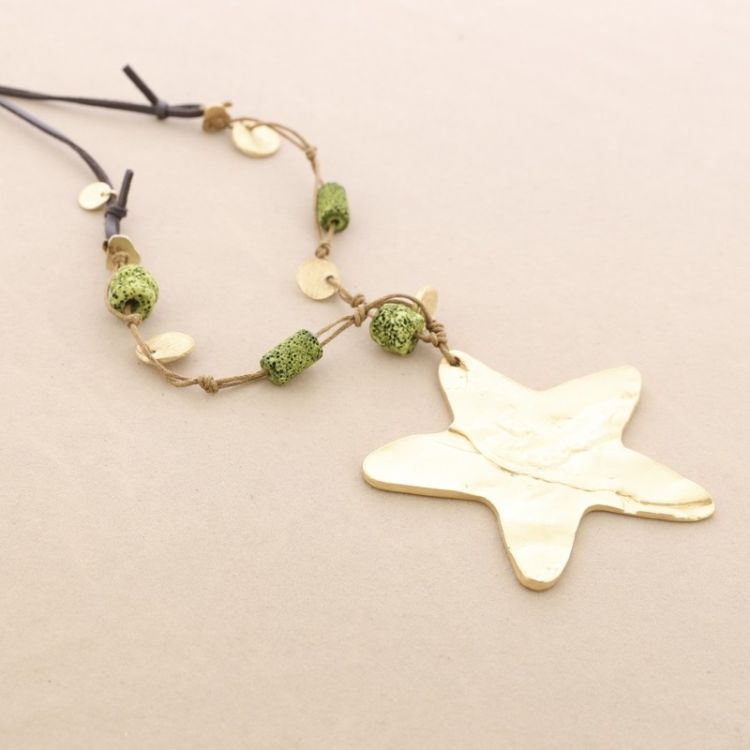 COLLAR LARGO COLGANTE ESTRELLA METAL CUENTAS LAVAS