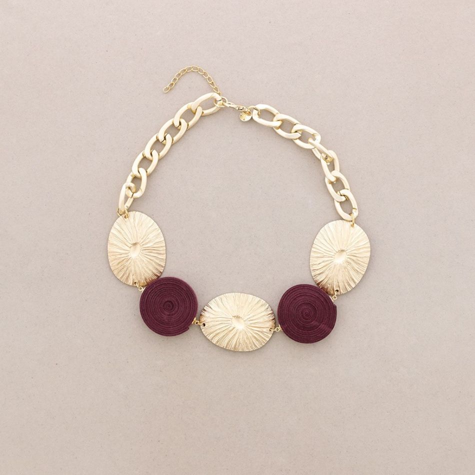 SUEDE METAL IRREGULAR MEDAL SHORT NECKLACE