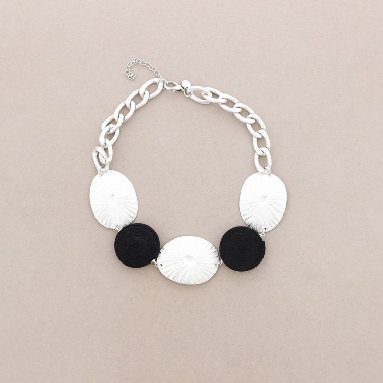 GARGANTILLA MEDALLA IRREGULAR METAL ANTELINA 2