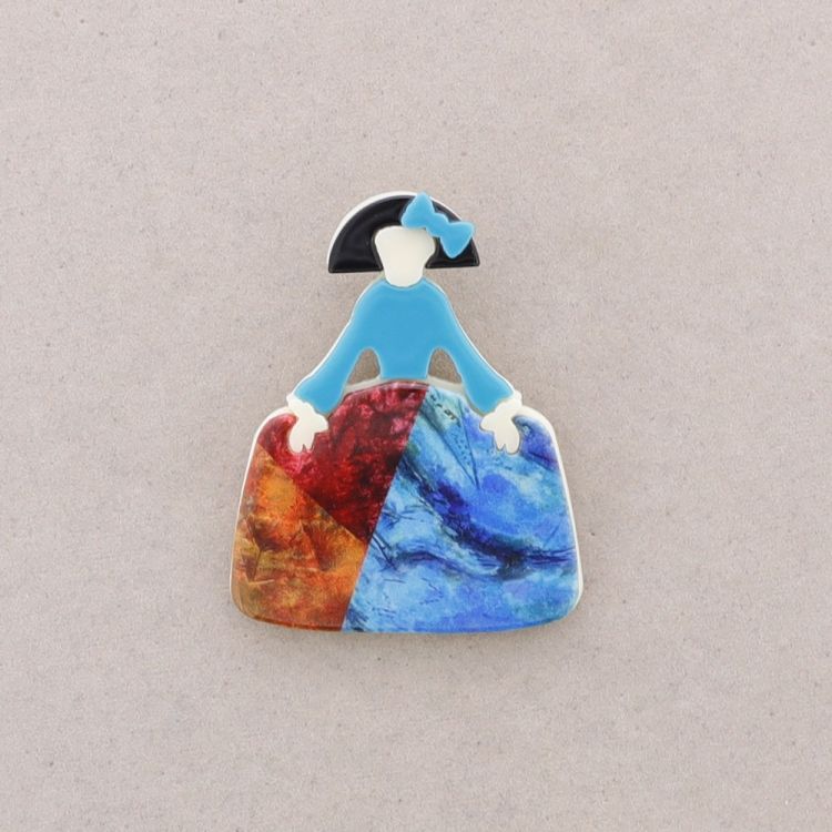 RESIN MENINA BROOCH