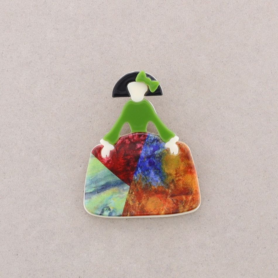RESIN MENINA BROOCH