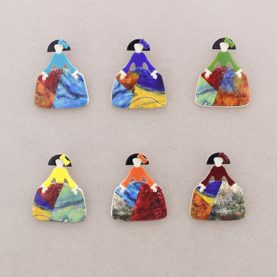 RESIN MENINA BROOCH