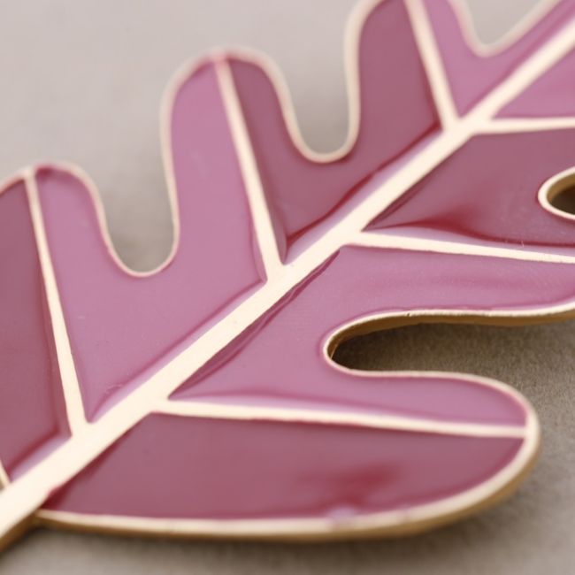 BROCHE HOJA METAL ESMALTE