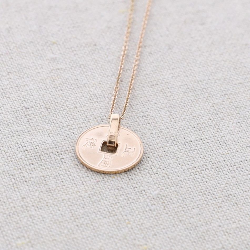 STEEL SHORT NECKLACE WITH COIN PENDANT